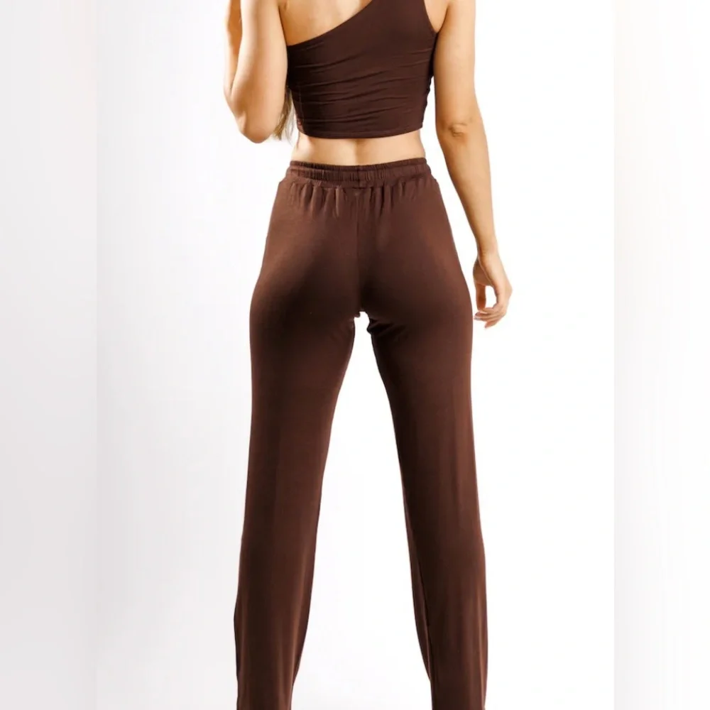 Astoria Luxe Lounge Pant - Espresso size M - lightly worn - Picture 3 of 4